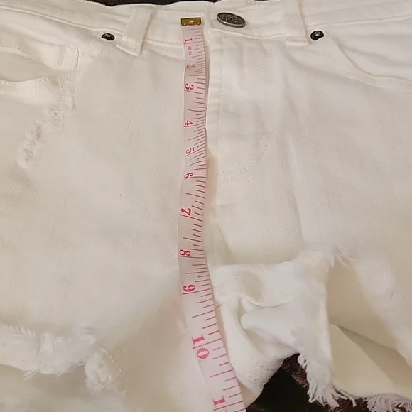 Victoria Secret High Rise, Distressed, White Denim Angel Wings Shorts Size 0 - Picture 10 of 12